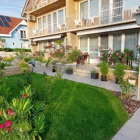 Siesta Apartmanhaz Balatonfuered Bagian luar foto