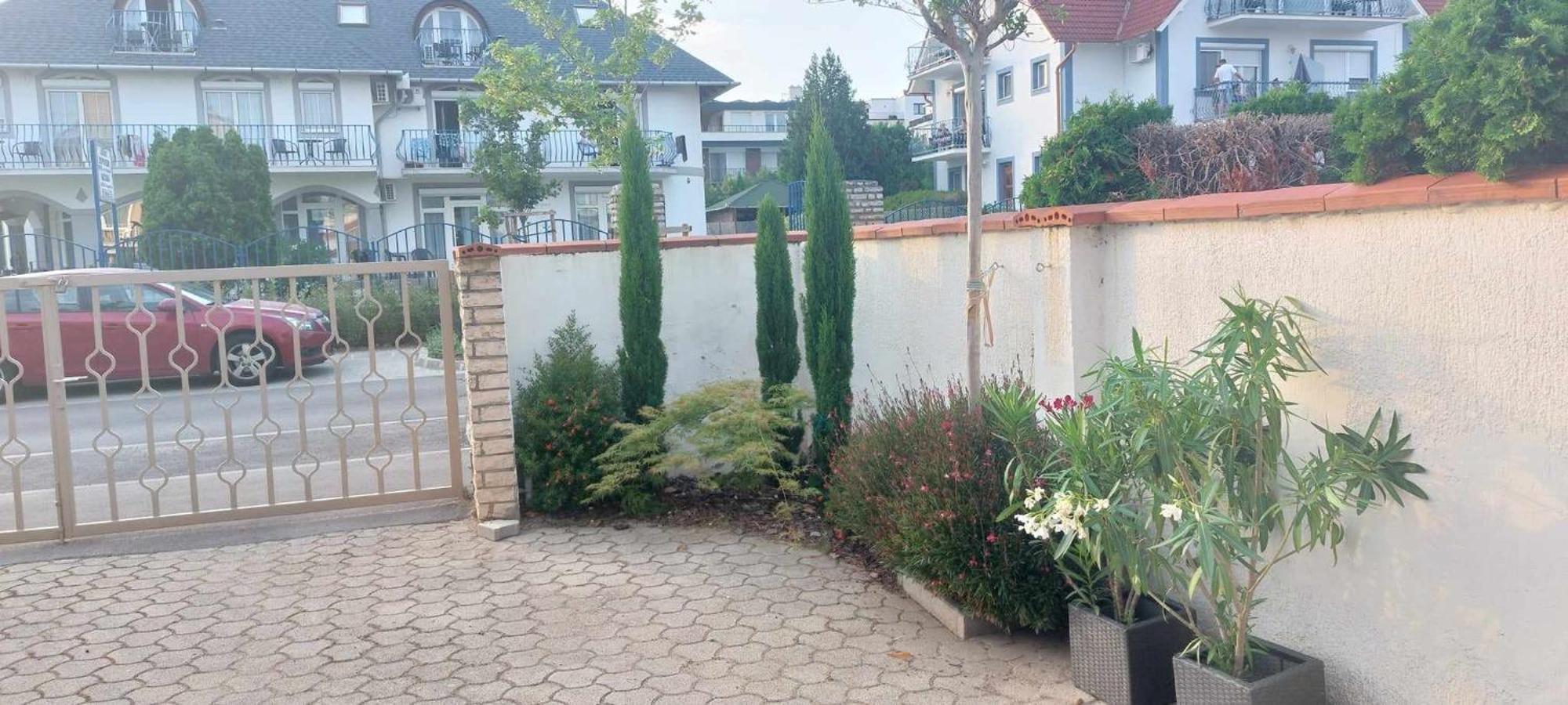 Siesta Apartmanhaz Balatonfuered Bagian luar foto