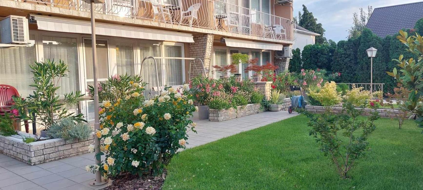 Siesta Apartmanhaz Balatonfuered Bagian luar foto